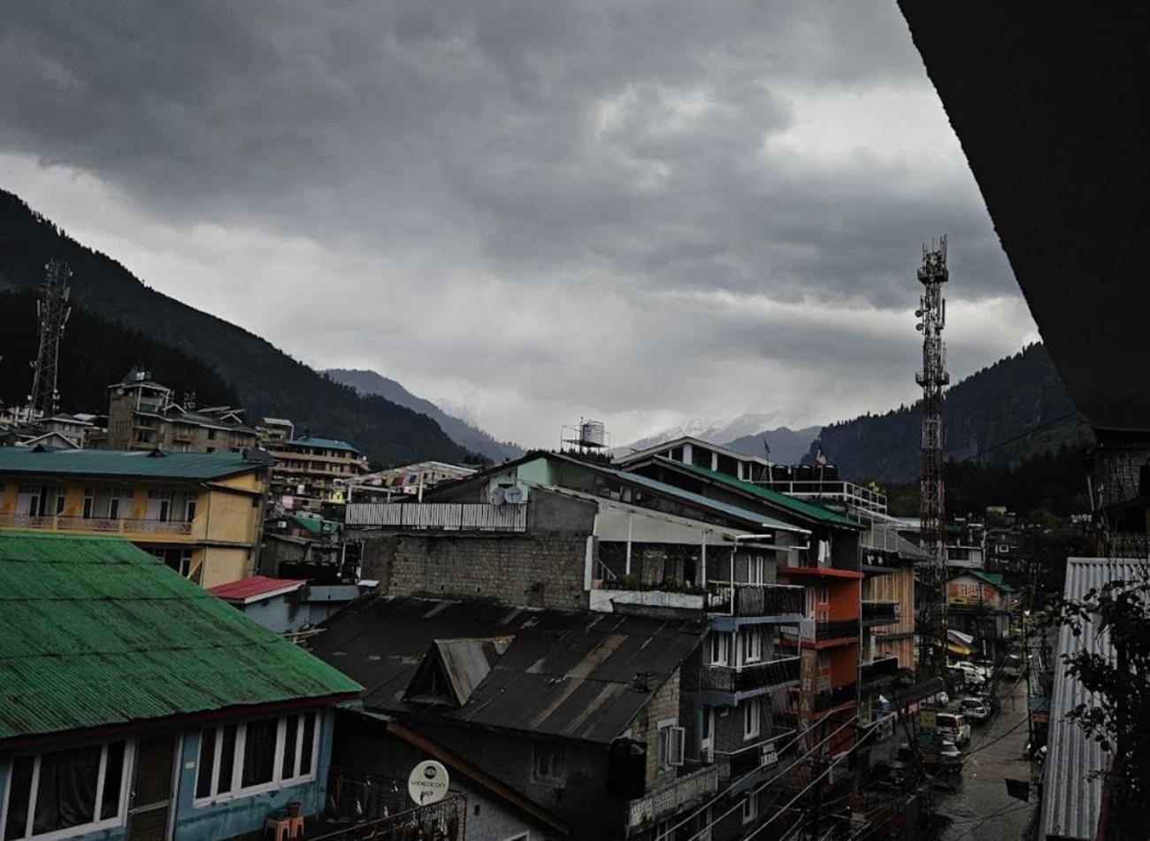 Hotel Premier Mall Road Manali Ngoại thất bức ảnh